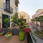 Bed & Breakfast Roof Garden 4*