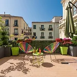 Bed & Breakfast Roof Garden 4*
